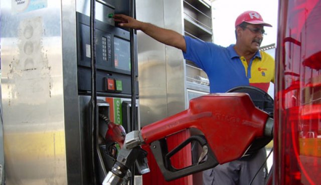 Un balance positivo han entregado las autoridades de la frontera después de tres semanas en vigencia del sistema automatizado para el abastecimiento de combustible en las estaciones de servicio. Archivo