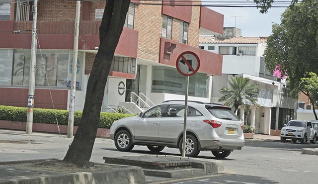 La instalación de nuevas señales deberá reducir los incidentes de tránsito. Archivo