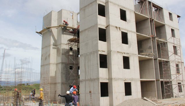 Cerca del 80% de los hogares sin vivienda propia en Cúcuta no alcanzan a ganar cuatro salarios mínimos mensuales. Archivo