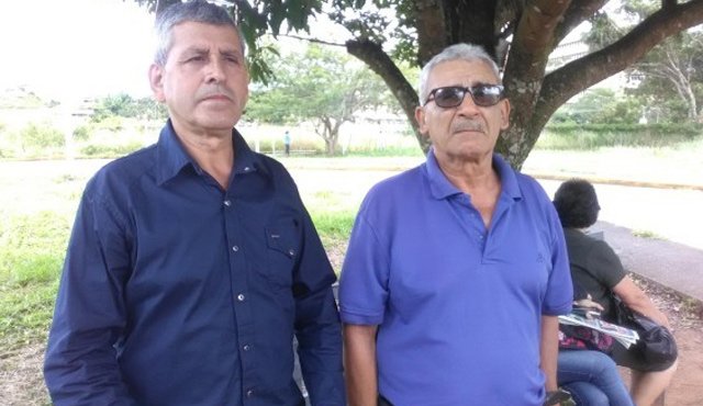 Hermanos de la víctima. Colprensa