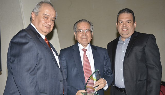 Carlos Enrique Chacón, Julio Ernesto Coronel y José Armando Carrillo. Edinsson Figueroa