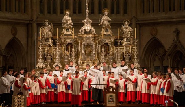 Este es el coro de niños más famoso de Alemania. Se le conoce también como “los gorriones de la catedral de Ratisbona”. Internet