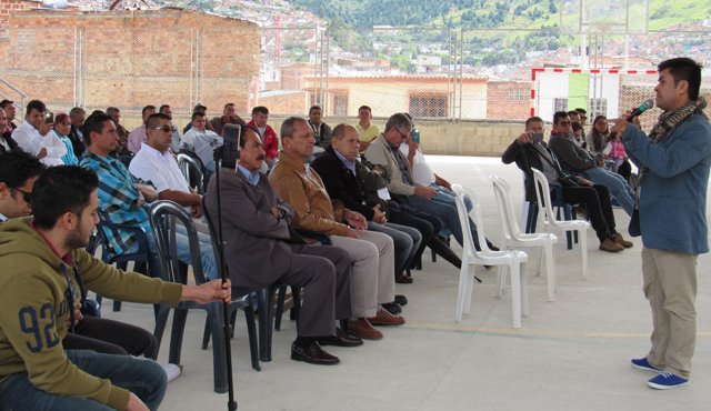 Representantes del gremio de transportadores se reunieron en Pamplona para rechazar la habilitación de un nuevo peaje, a la altura del municipio de Pamplonita. Roberto Ospino