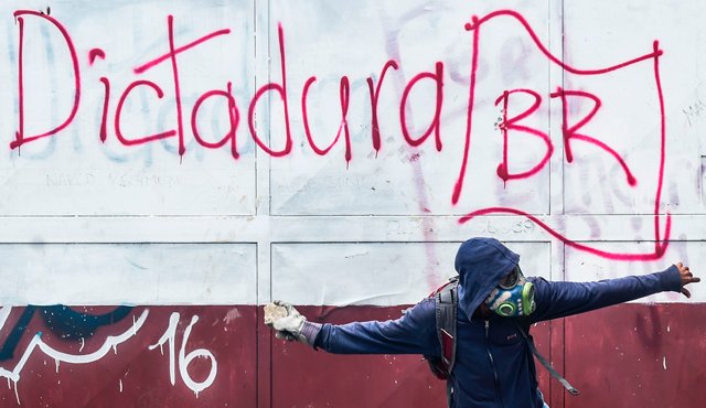 Las protestas opositoras han dejado desde el 1 de abril más de cien muertos y más de 1.000 heridos. AFP