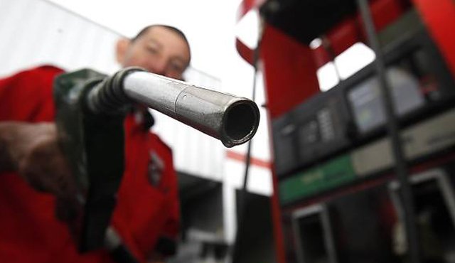 El precio de la gasolina por galón estará en $8.659. Colprensa