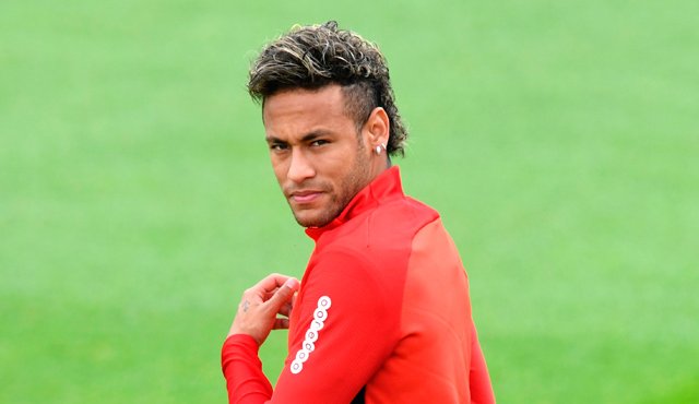 Neymar está listo para jugar este domingo con el PSG. AFP