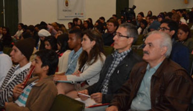 El teatro Jáuregui ha registrado lleno total en cada una de las actividades. La opinión