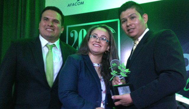 El equipo periodístico de La Opinión galardonado: Edinsson Armando Figueroa Hernández, Karina Judex Balaguera y José Eduardo Rozo Jaimes. Cortesía