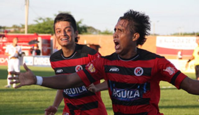 La Dimayor le entregó el martes el Botín de Oro del Postobón II al delantero del Cúcuta Deportivo, Henry Javier ‘El Diablo’ Hernández Álvarez. La opinión