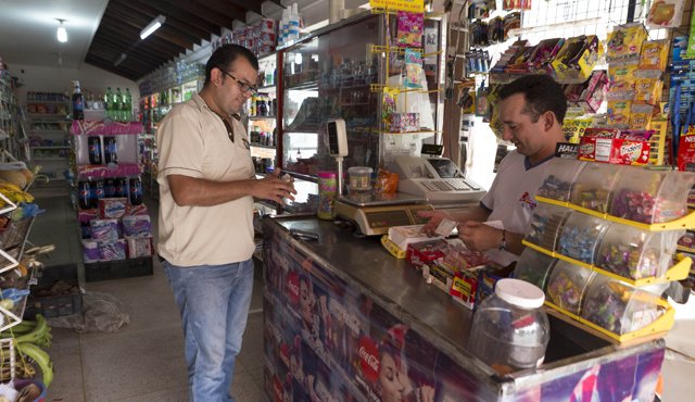 Se estima en los estratos dos hay entre 240 y 300 establecimientos por cada kilómetro. Archivo La Opinión