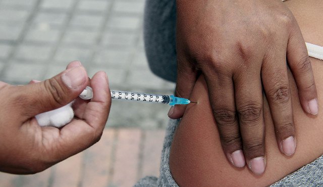 El pronunciamiento de la Corte se dio a la hora de estudiar la tutela que se presentó por los casos de niñas que se vieron afectadas en su salud en Cali, supuestamente por efecto de la vacuna. Colprensa