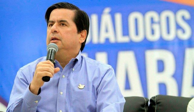 El exministro reprochó la explosión de candidaturas por firmas, pues aseguró que lo que buscan es deslegitimar a los partidos. Archivo