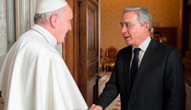 En el escrito, Uribe le expresó que “nunca nos hemos opuesto a la paz”. Archivo