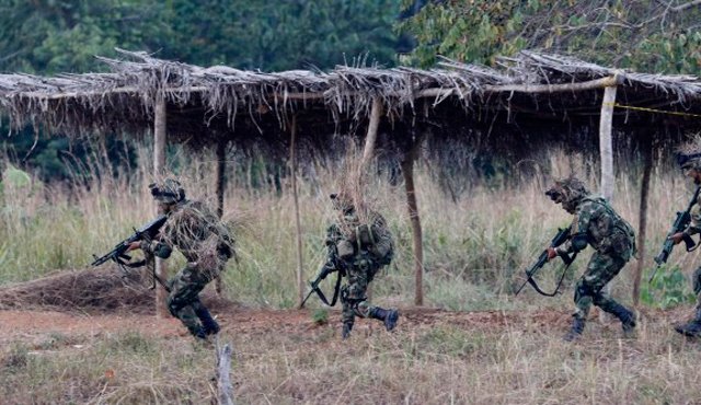 Los enfrentamientos entre el Ejército y la banda criminal ocurrieron en zona rural de Los Córdoba. Colprensa