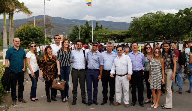 Los embajadores de Brasil en Colombia, Tarsicio Costa, y de Colombia en Venezuela, Ricardo Lozano, y delegados brasileños y colombianos estuvieron en el Puente Internacional Simón Bolívar y en La Parada. La Opinión