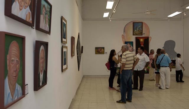 En la sala de exposiciones de la Biblioteca Pública permanece la muestra. La opinión