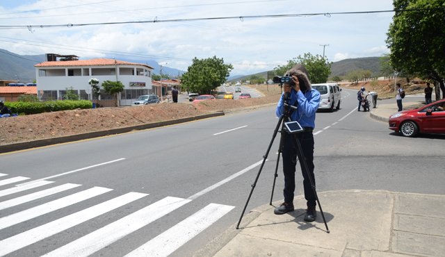 Las firmas recolectadas en contra de las fotomultas en Los Patios fueron verificadas por la Registraduría, que de 12.800 sólo avaló 7.320 . Archivo