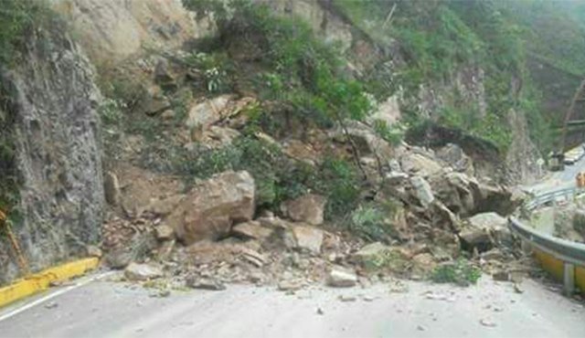 El derrumbe se presentó cerca al municipio de Ábrego. Cortesía