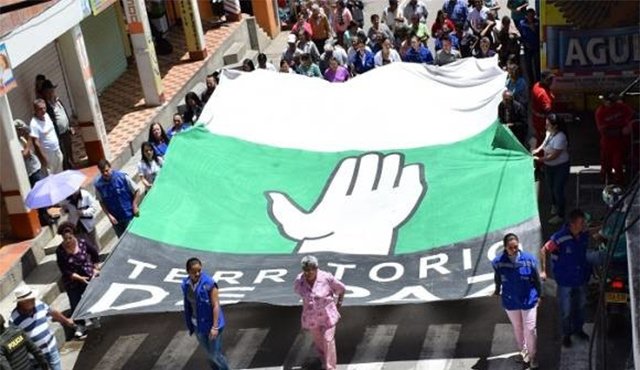 Las Farc fueron responsables de varias tomas y masacres, como en el año 2000, cuando atacaron con explosivos y explotaron un carrobomba. Colprensa