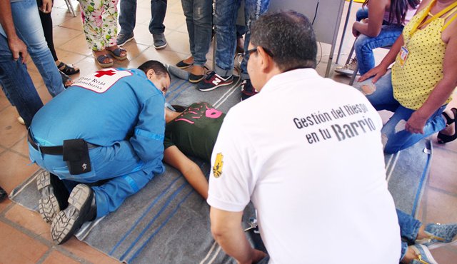 Cada uno de los miembros de estos comités barriales está capacitado para ser de los primeros respondientes antes cualquier emergencia, sea incendio, inundación o sismo. Cortesía