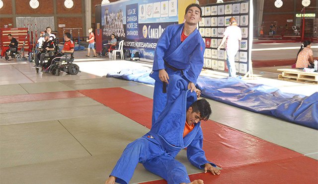 El bronce de Brayan en Santiago confirma el buen momento deportivo que vive el judoca
nortesantandereano, que sueña con subirse al podio en los Juegos Olímpicos de la Juventud, que se llevarán a cabo el próximo año en Argentina. La Opinión
