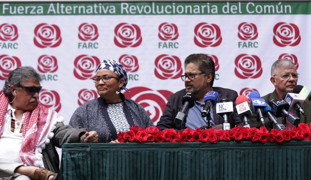 El acuerdo de paz garantiza al menos 10 curules para la exguerrilla, cinco en cada cámara, aunque deberá participar en la contienda electoral. Colprensa