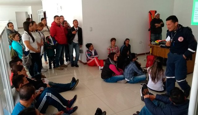 Los Bomberos capacitaron a los empleados en la atención de emergencias. Cortesía