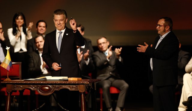 El Acto Legislativo 02 de 2017 se suscribió para garantizar la estabilidad jurídica del acuerdo de paz que fue posible entre el Gobierno y las Farc. Archivo
