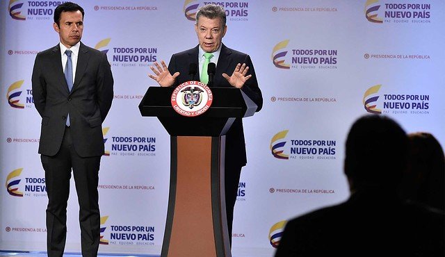 “Hay una ley para concejales, hay otra ley para congresistas, pero no existía una ley para los diputados. Eso lo acabamos de corregir”, sostuvo el presidente Santos. Colprensa