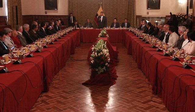 Las reuniones preparatorias serán el paso previo para el cumplimiento del primer punto del acuerdo de diálogos pactado por el gobierno y el Eln en marzo de 2016. Archivo