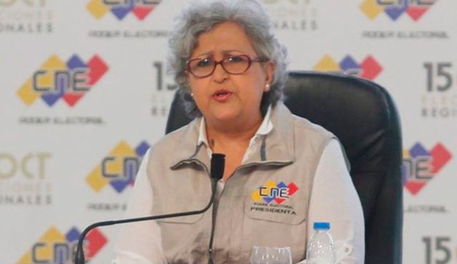 La presidenta del CNE, Tibisay Lucena, informó que mañana se abrirá el sistema de postulaciones para que así las organizaciones con fines políticos comiencen a cargar las postulacione. AFP
