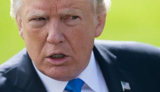 El presidente Donald Trump había anunciado en junio un aplazamiento por seis meses de la aplicación de ese decreto. AFP
