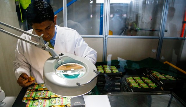 Las ventas al exterior de Colombia están impulsadas por los acuerdos comerciales existentes con otros país y el buen comportamiento del mercado de combustibles y productos de sector de agroalimentos. Archivo