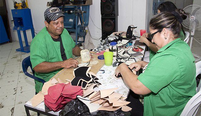 Las unidades productivas de calzado fueron inauguradas en agosto, beneficiando 60 pimpineros. Alfredo Estévez