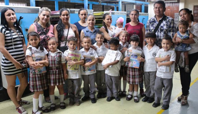 Estudiantes de Gremios Unidos. La Opinión