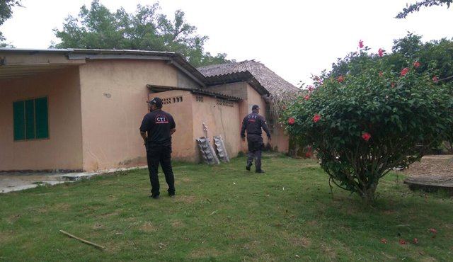 Funcionario del CTI cumplieron con la incuatación de varias propiedades en manos de tertaferros de Alejandro Lyons. Colprensa