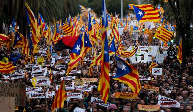 Ocho antiguos miembros del Gobierno catalán pagan cárcel por participar en la declaración unilateral de independencia de Cataluña. AFP