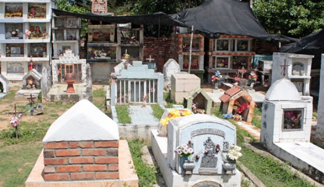 En el cementerio municipal de El Zulia se pueden conseguir bóvedas fechadas desde 1910. Ya no tiene espacio para más entierros.
 Mario Caicedo