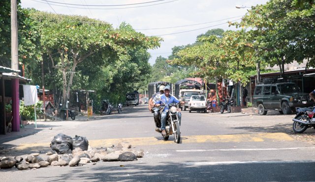 Los negocios que denuncia la comunidad funcionan en la vereda Puerto Lleras, hasta donde llegarán hoy las autoridades a revisar su documentación. Archivo