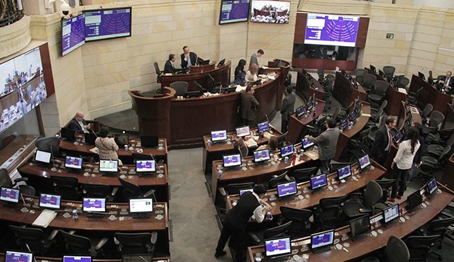 La Plenaria del Senado continuó la discusión de la ley de la JEP. Colprensa