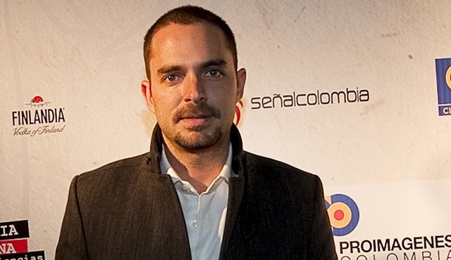 Manolo Cardona asume el reto de ser un seductor. AFP