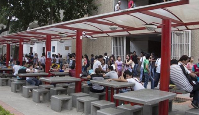 Estudiantes universitarios. Archivo La Opinión