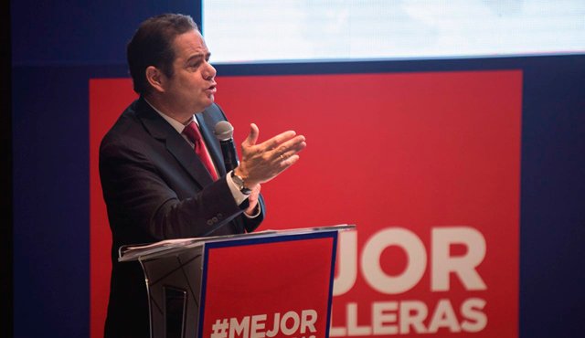 Vargas Lleras presentó en Medellín sus propuestas en materia de seguridad, que incluye fortalecimiento a la Policía, aumento de pie de fuerza, entre otros aspectos. Cortesía
