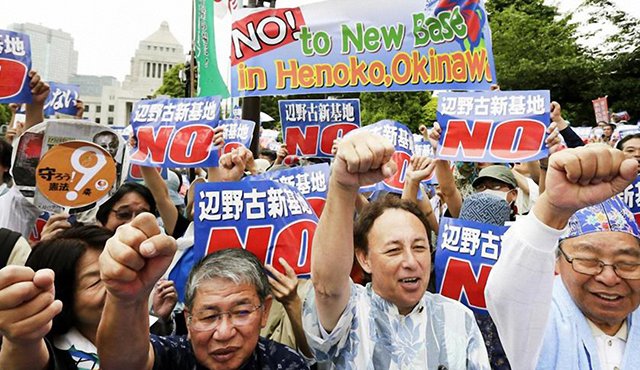 Miles de personas protestaron en la isla japonesa de Okinawa, contra la presencia militar de Estados Unidos y los delitos cometidos por los empleados de ese país en las últimas décadas. Internet