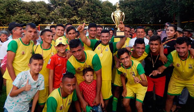 El equipo de fútbol de Puerto Villamizar se llevó el premio final de fútbol masculino, en un encuentro que dejó como subcampeón al corregimiento de Guaramito. Cortesía