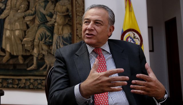 "Cualquier amenazado, por humilde que sea, debe recibir el tratamiento y la protección del Estado colombiano", dijo Naranjo. Colprensa