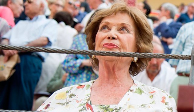 Carmen Franco era la presidenta de honor de la Fundación Nacional Francisco Franco, creada para celebrar la figura del "Generalísimo, Caudillo por la gracia de Dios", fallecido en 1975 tras 36 años en el poder. AFP