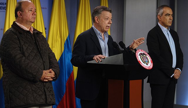 El presidente Juan Manuel Santos analizará este sábado con su equipo de gobierno y los negociadores en los diálogos con el Eln, la pertinencia de una prórroga del cese el fuego. Colprensa