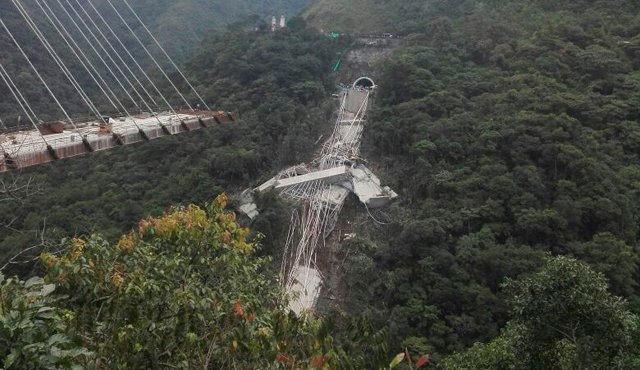 El fiscal Néstor Humberto Martínez informó que sus funcionarios están trabajando 24 horas para determinar las causas del siniestro. Tomada de Twitter