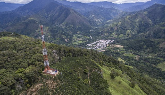 La compañía Claro tiene un plan para llegar con la tecnología 4G a más áreas de la región Archivo La Opinión